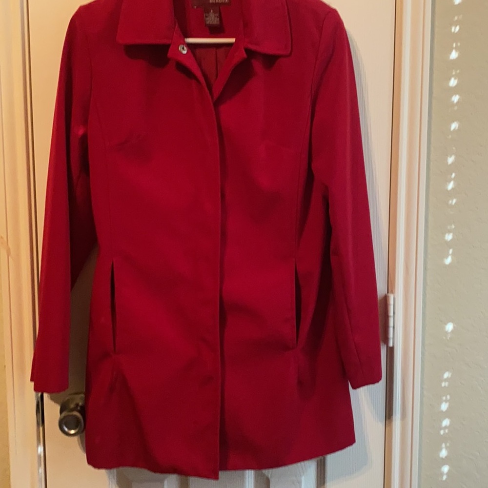 Red jacket - Picture 2 of 6